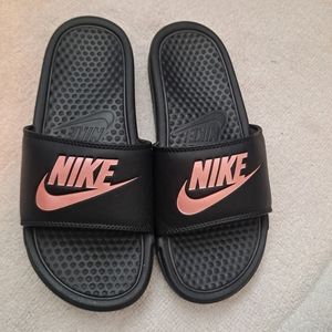 NIKE Slides